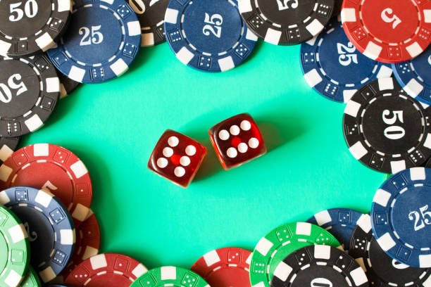 Sesi real-time dengan pemain lain di meja BandarQ